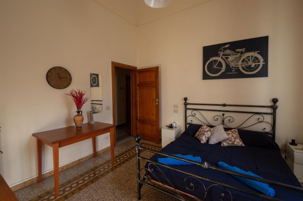 Bonanno Street Tower Free Parking Hotel Pisa Exterior photo